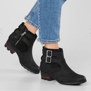 Sorel Lolla bootie size 9